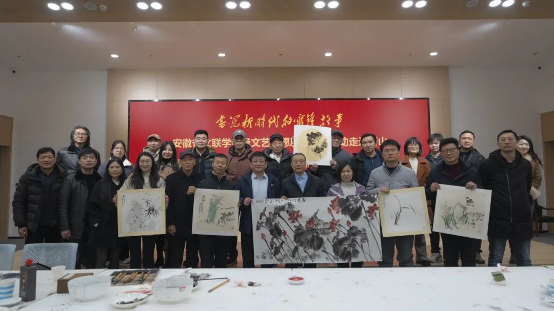 書(shū)寫(xiě)新時(shí)代的雷鋒故事 | 省文聯(lián)學(xué)雷鋒文藝志愿服務(wù)主題活動(dòng)走進(jìn)潛山